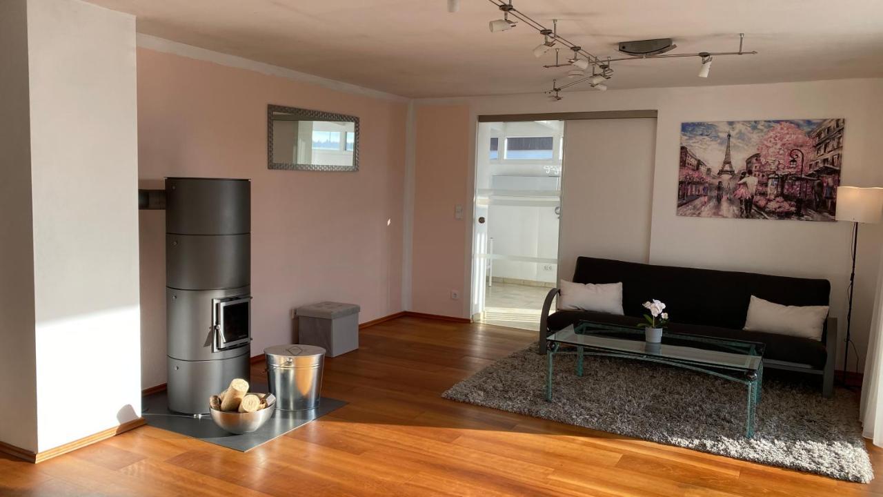 Fewo Luxus Wohnung Im Eigenen Ferienhaus, 120 Qm, Naehe Regensburg Mit Balkon, Terrasse & Garten, Gute Zuganbindung Laber Extérieur photo