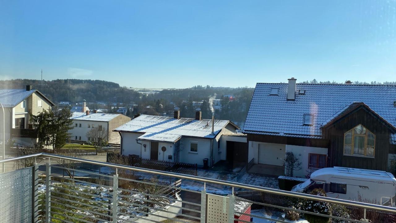 Fewo Luxus Wohnung Im Eigenen Ferienhaus, 120 Qm, Naehe Regensburg Mit Balkon, Terrasse & Garten, Gute Zuganbindung Laber Extérieur photo